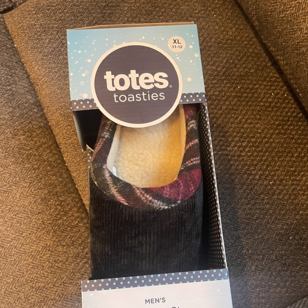 NIB Totes Memory Foam Slippers